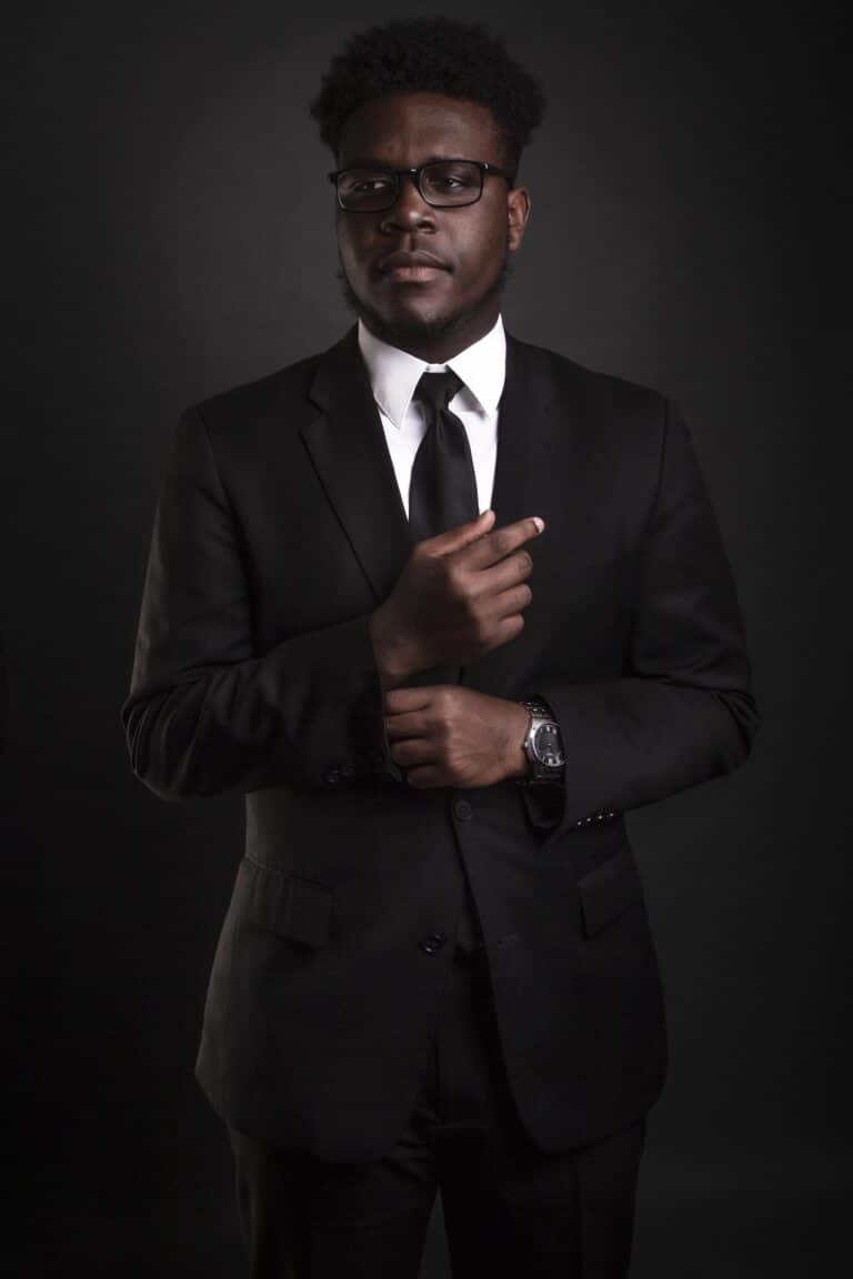 INSTITUCIONAL elsimage black male 4568760 1920